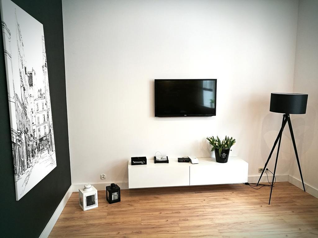 Black&white Apartment- Wierzbowa 5 Apartment *
