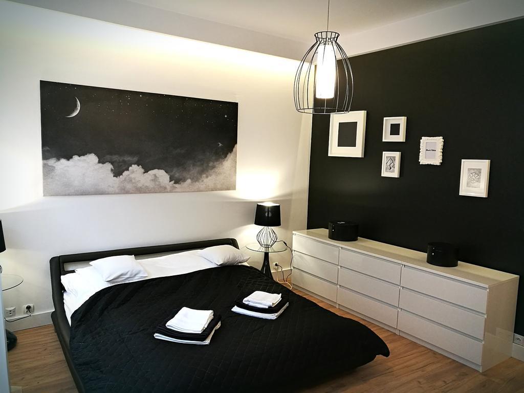 Black&white Apartment- Wierzbowa 5 Poznan