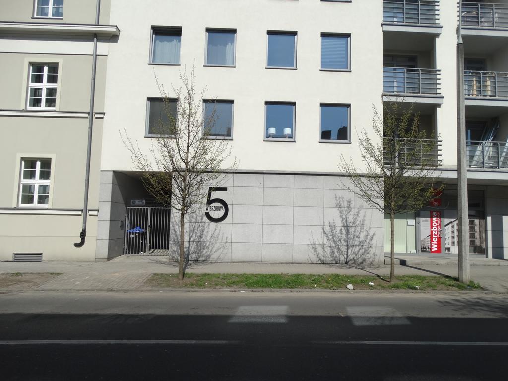 Black&white Apartment- Wierzbowa 5 Apartment *