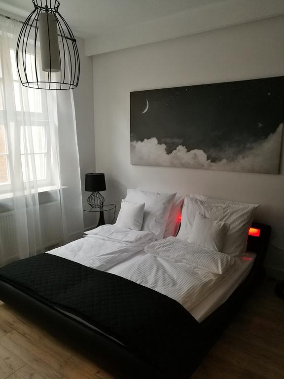 Black&white Apartment- Wierzbowa 5 *