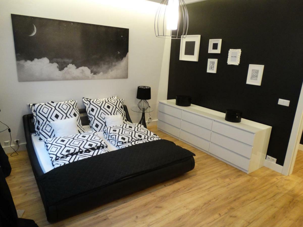 Apartment Black&white Apartment- Wierzbowa 5 *