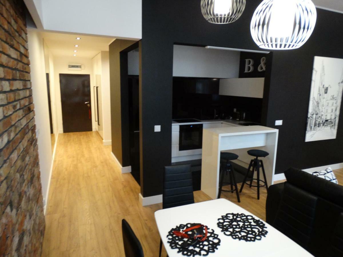Apartment Black&white Apartment- Wierzbowa 5 *